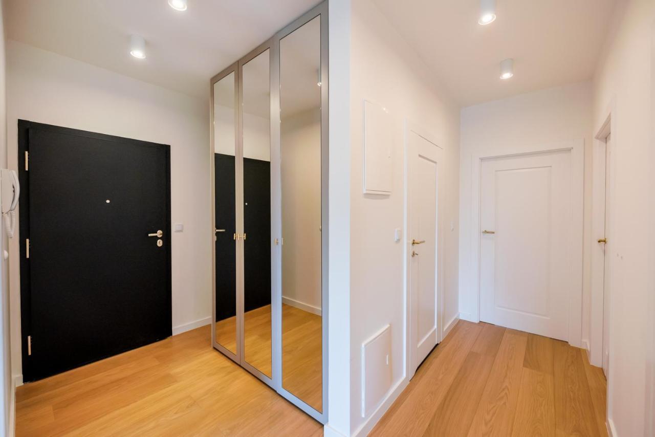Wola Marble Apartment Варшава Екстер'єр фото