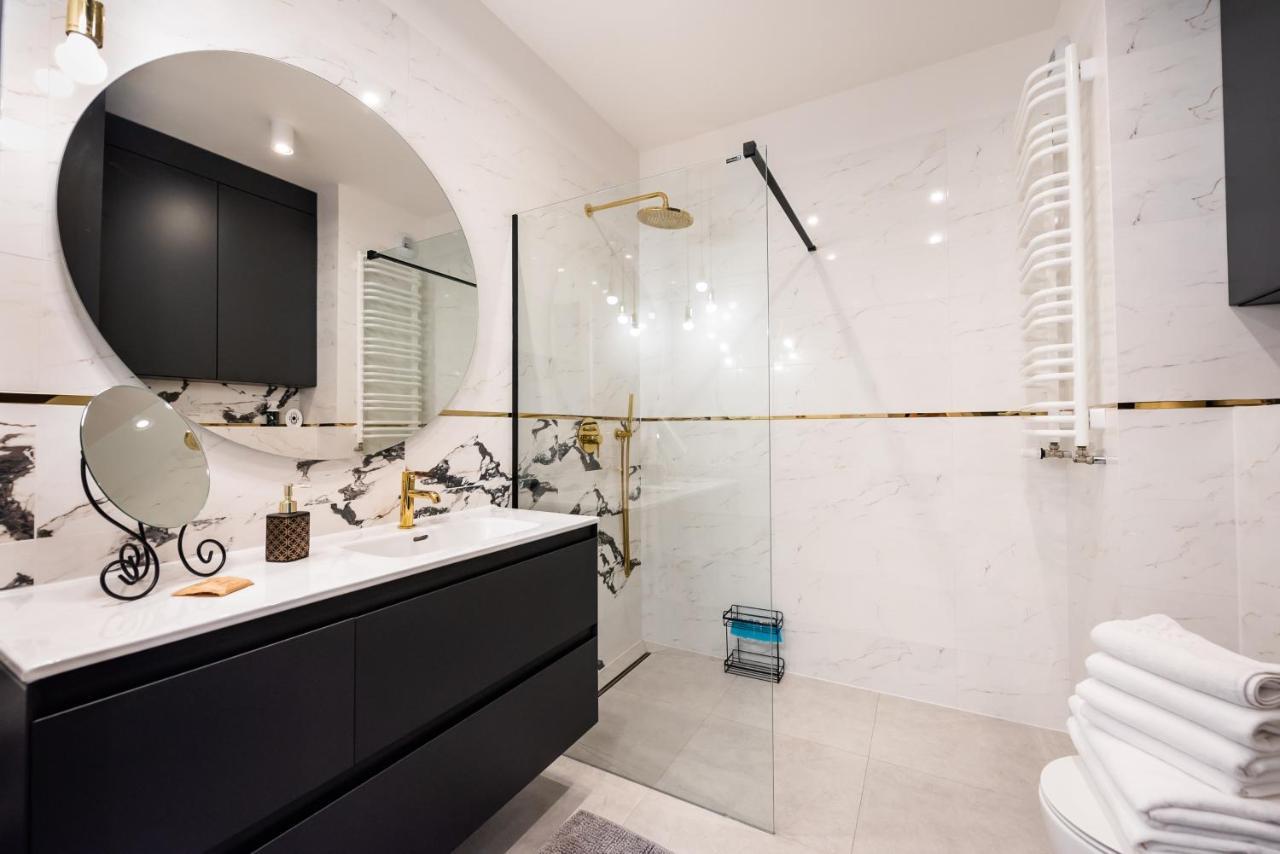 Wola Marble Apartment Варшава Екстер'єр фото